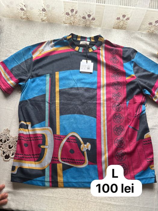 Tricouri diferite marimi