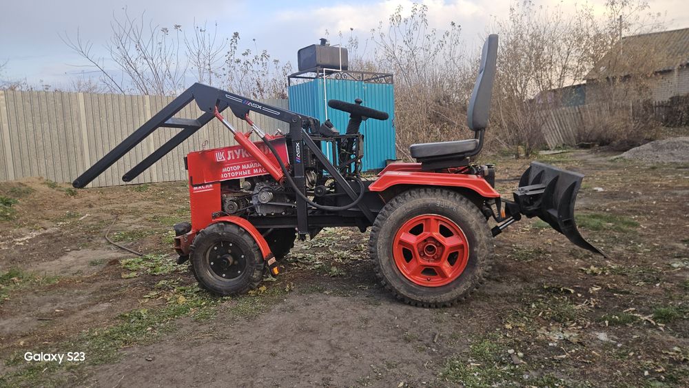 Продам мини трактор с куном двигатель 17 лошадиных сил