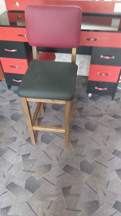 Vand urgent masa machiaj profesională + scaun