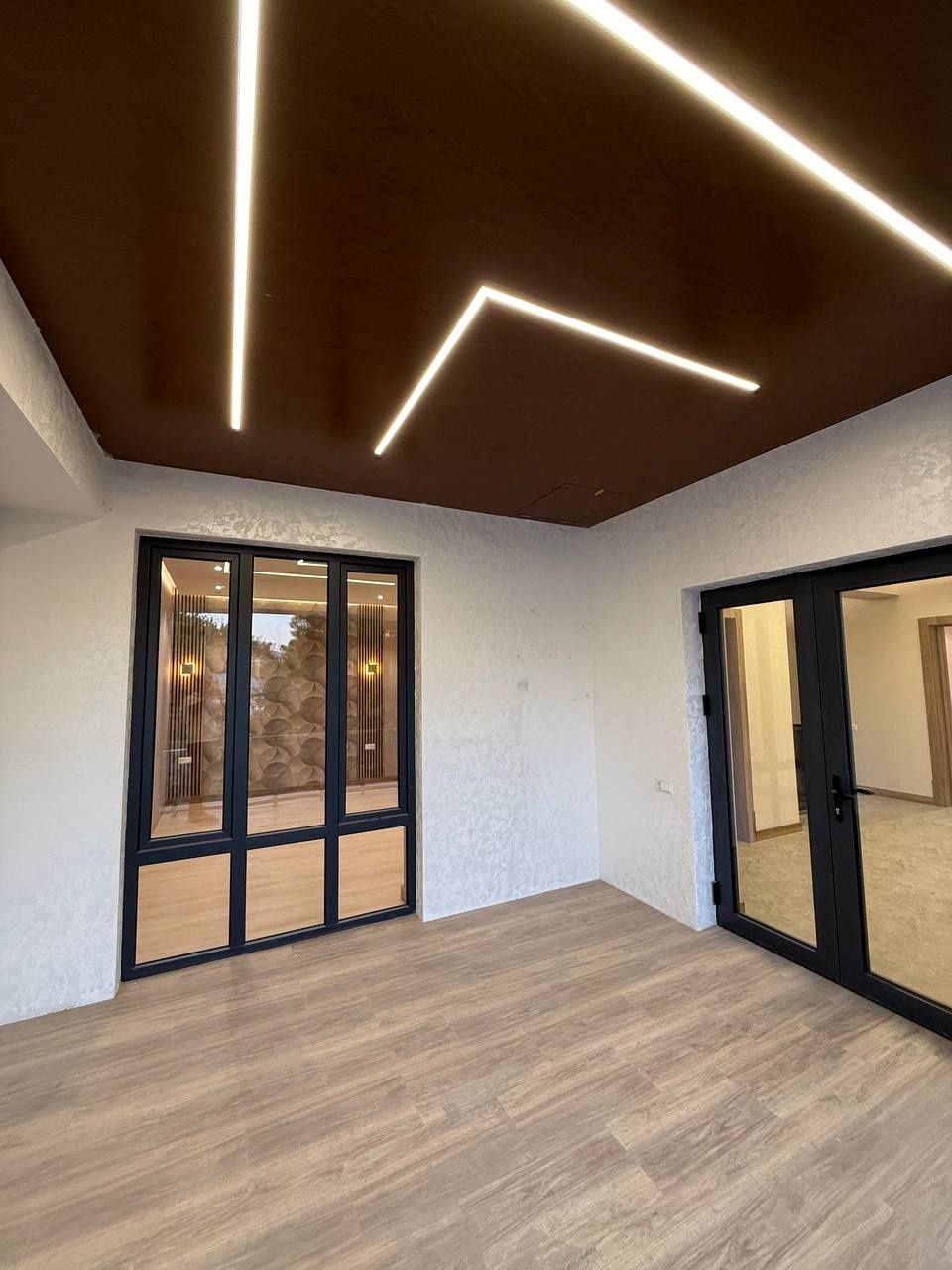 Dombrobod.1.9 sotik. 300m2. 5xona