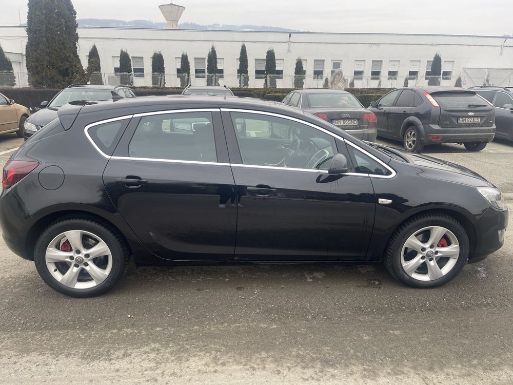 Opel Astra J Hatchback