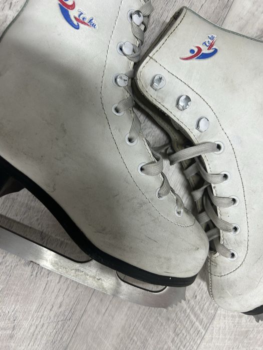 Продам коньки 2 шт