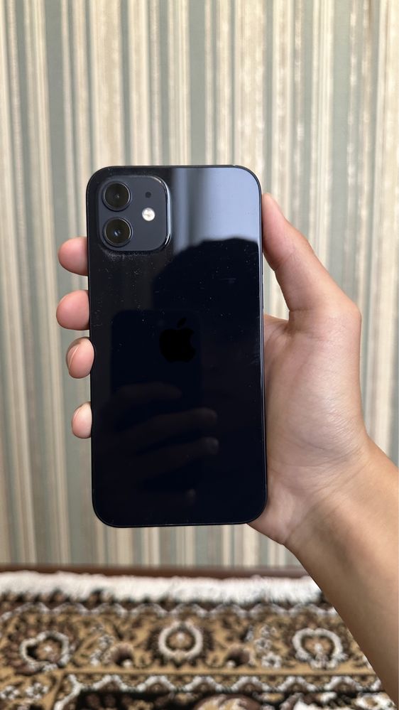 продам iphone 12 64ГБ айфон 12