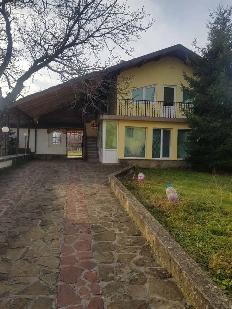 Продавам хубав имот с.Казачево