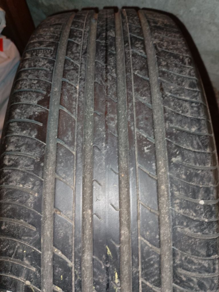 Автомобилни гуми-225/65 R17