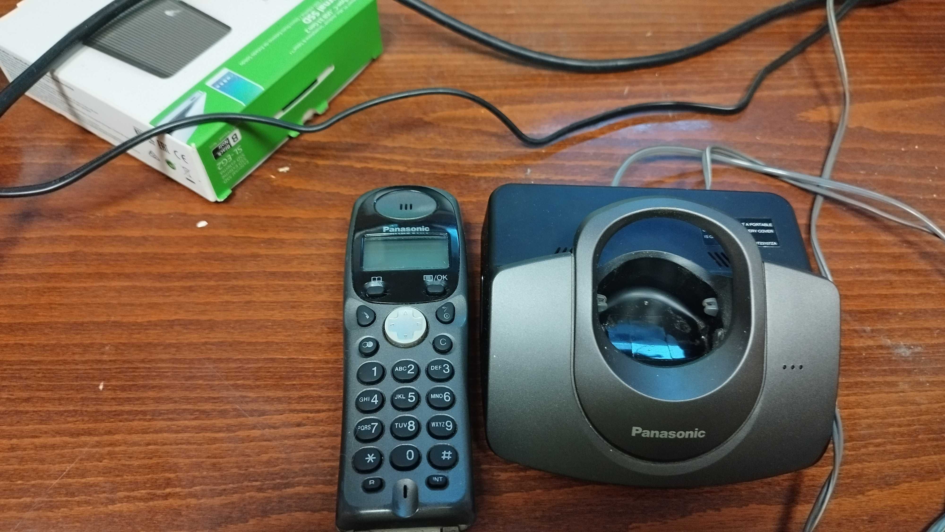 Стационарени безжичени телефони Panasonic KX-TG 4бр със захранване