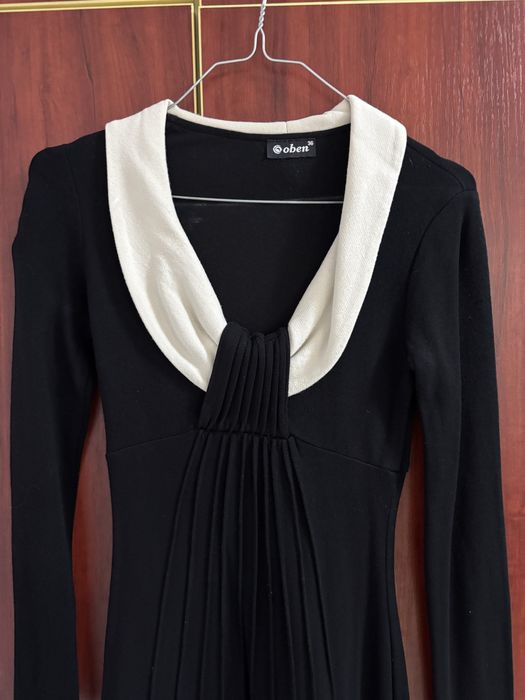 Vand rochie marimea 36 marca Oben