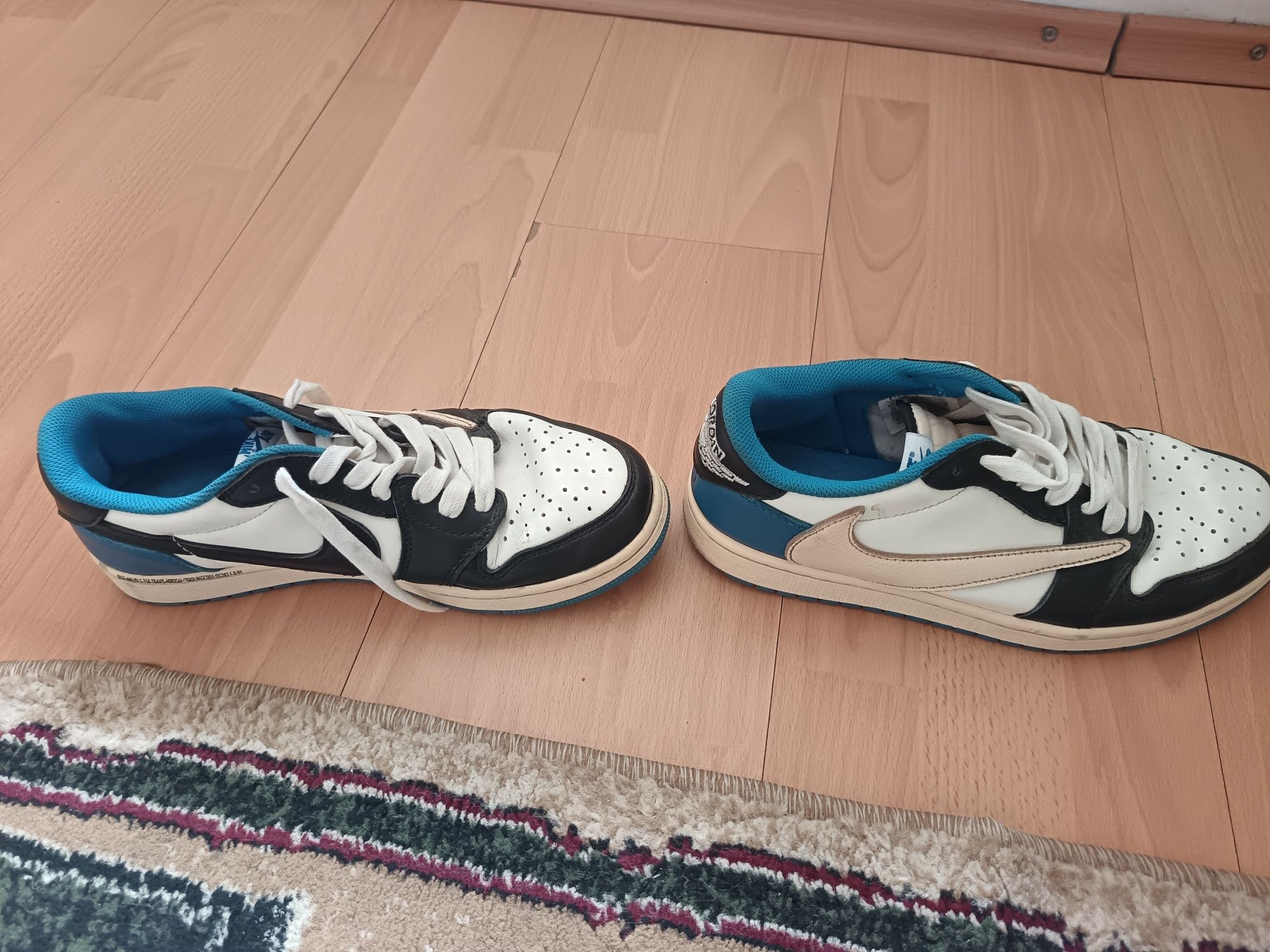 Travis Scott Jordan 1