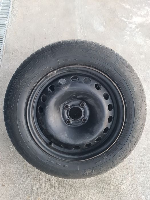 Vand jante 4x100 pe 15 echipate cu anvelope iarna 195/65/15 dot 2022
