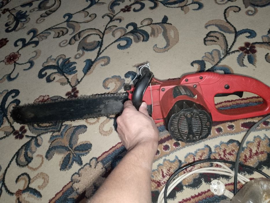 Электро пила 220v JR6018