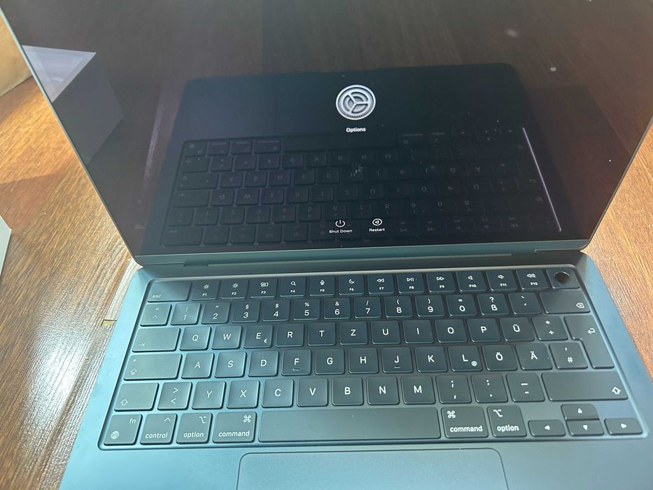 Macbook Air M3 pentru piese