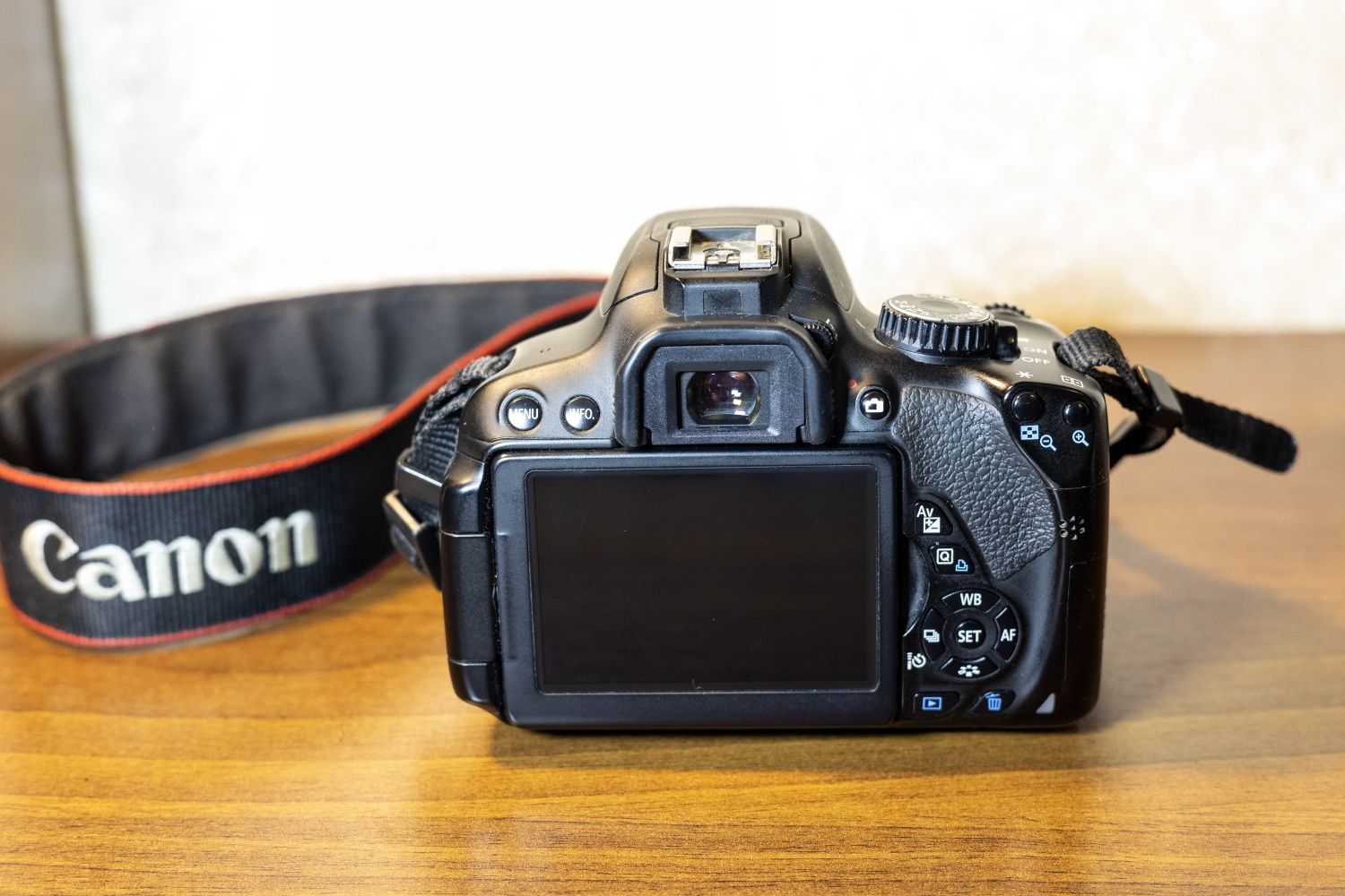 Продам Canon 650d