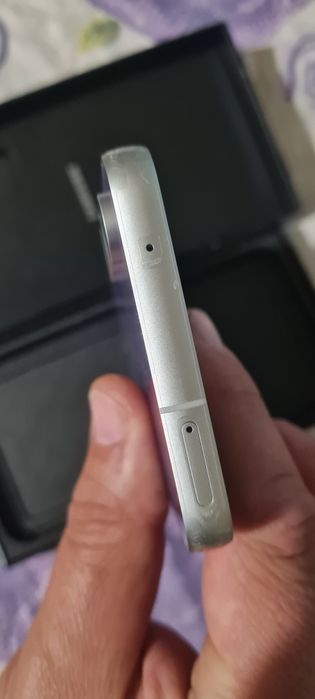 Samsung s23 fe чисто нов
