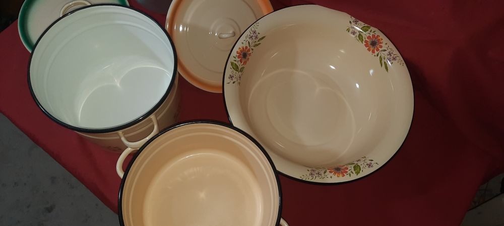 Продаётся советские кухонные посуды.