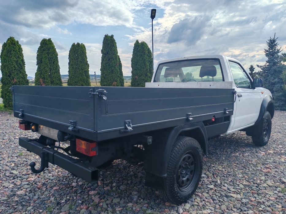 Nissan Navara 4x4 2004 bena lunga 240x175 cm