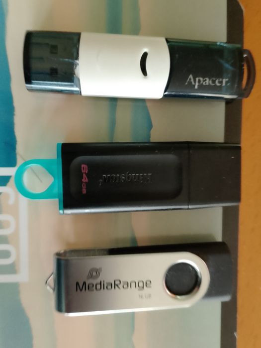 Флашки за запис на информация 3 бр