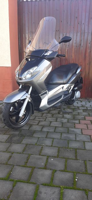 Yamaha x max 250