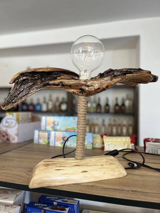 Бутикови, ръчно изработени лампи от дърво и метал. По поръчка!