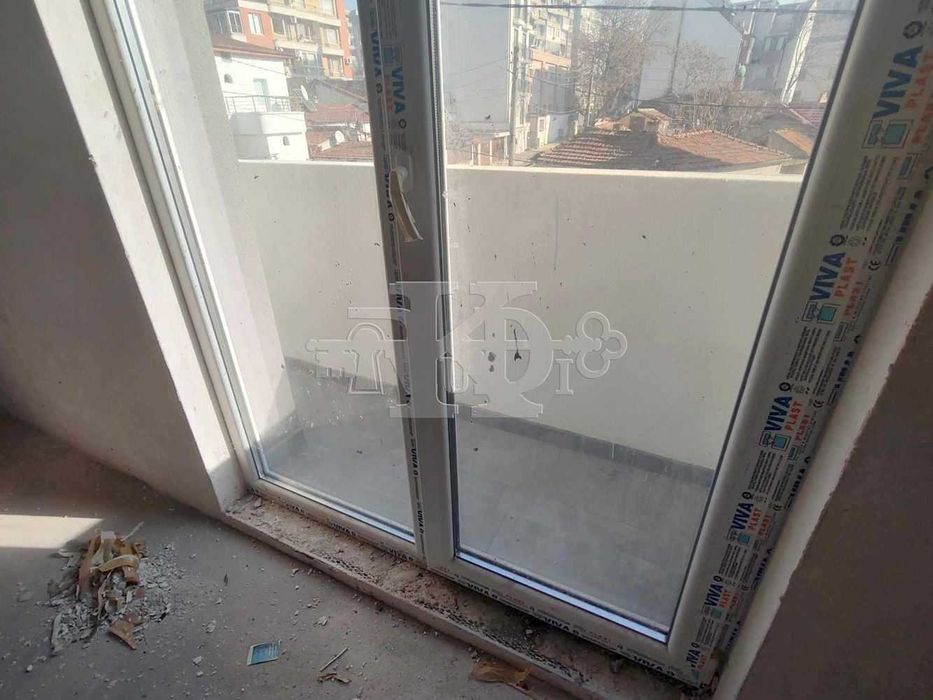 Продава се Тристаен апартамент в Варна, Погреби - 75 кв.м за 1774 €/кв.м - Снимка #4