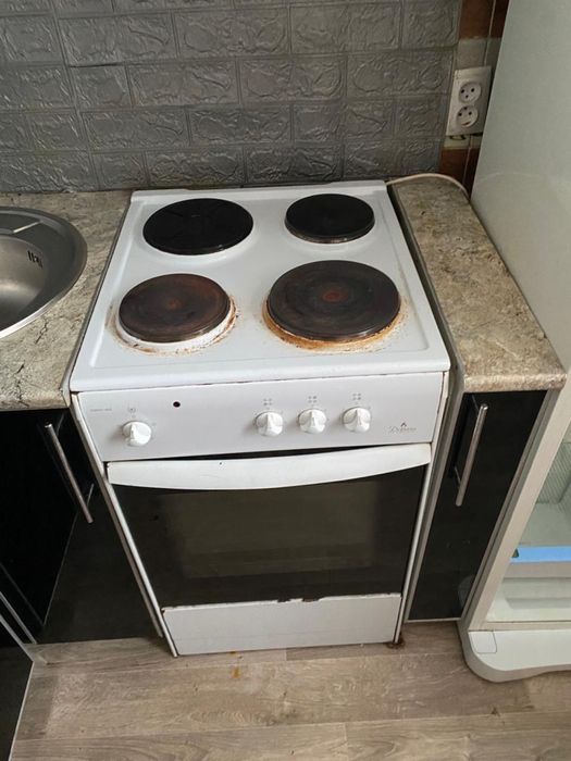 Плита плита три комфорки и духовка