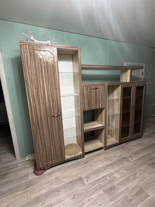 Продам горку в гостинную