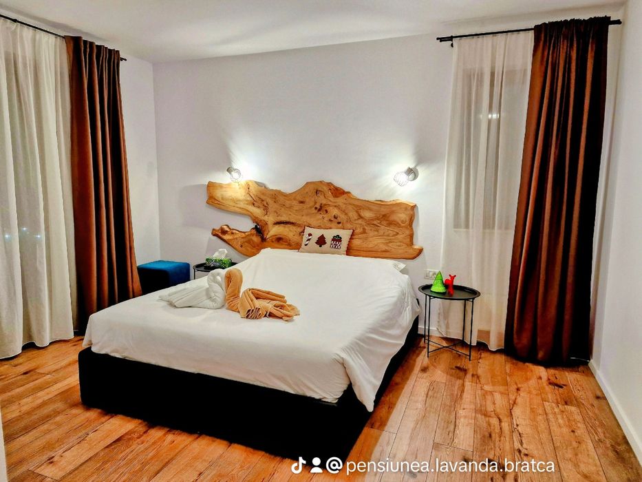 Cabana/ Pensiune cu jacuzzi/ciubar/ loc de joaca de inchiriat