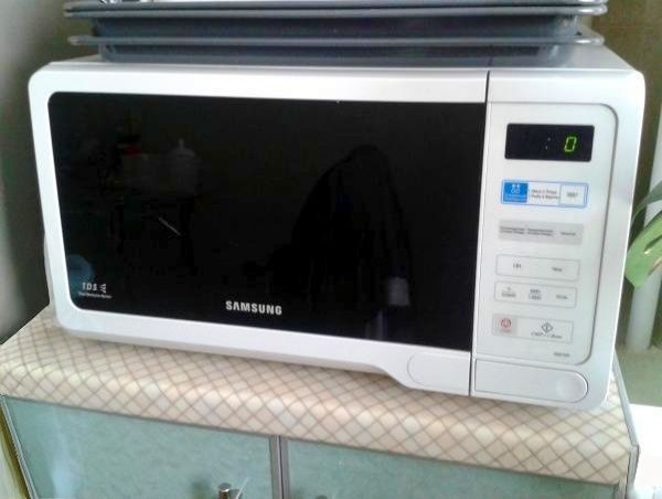 Срочно продам микроволновку Samsung MW73ER!

Современная модель с сист