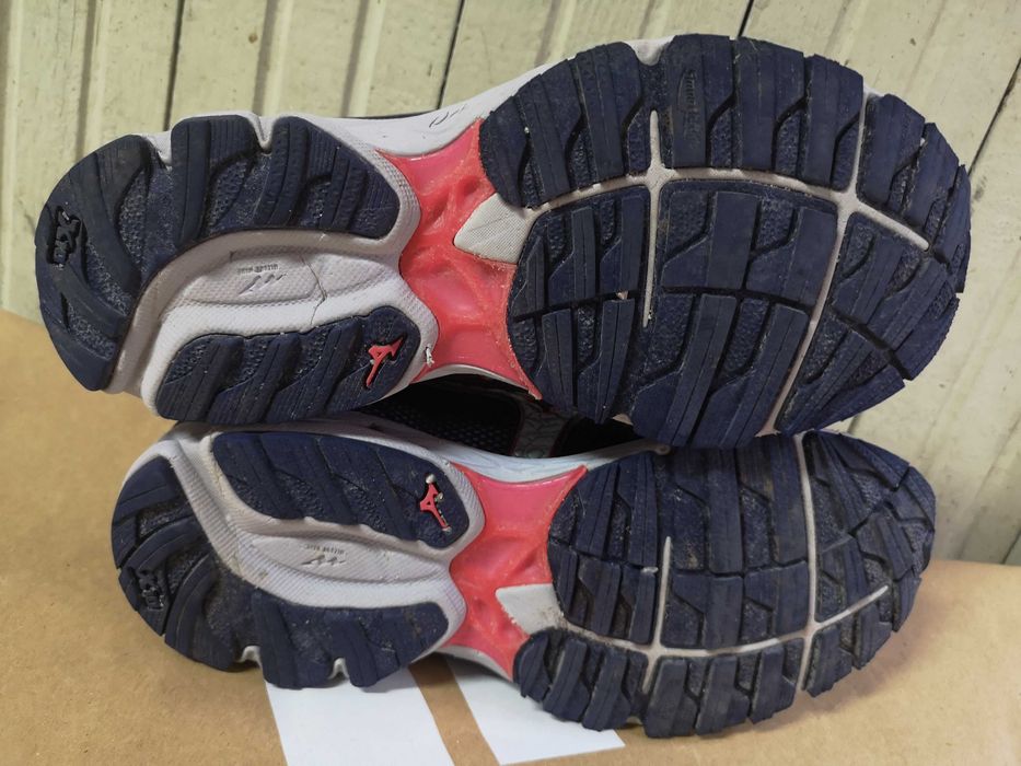 ''Mizuno Wave Rider 21 Gore-Tex''оригинални маратонки 37 номер