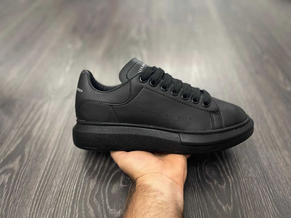 alexander mcqueen model nou