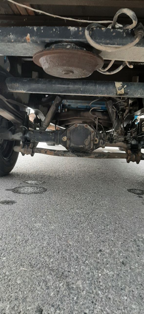 Mersedes Benz sotiladi gruzovoy