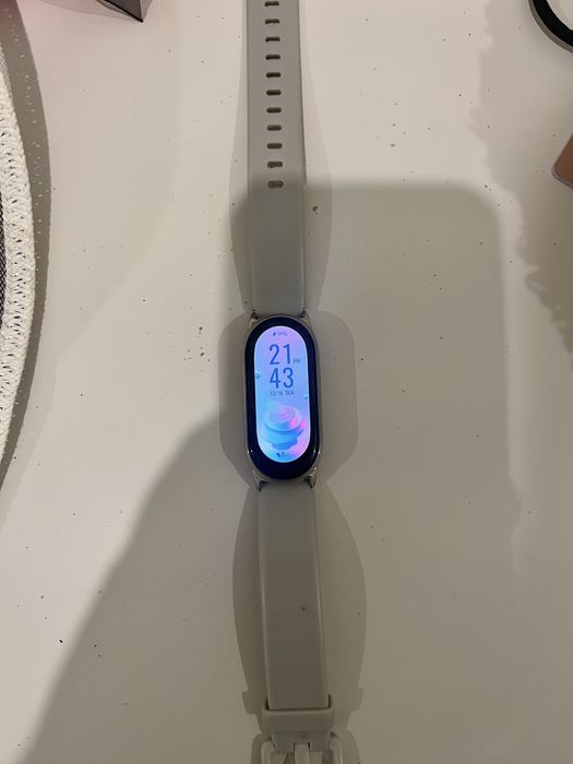 Продам mi band 8