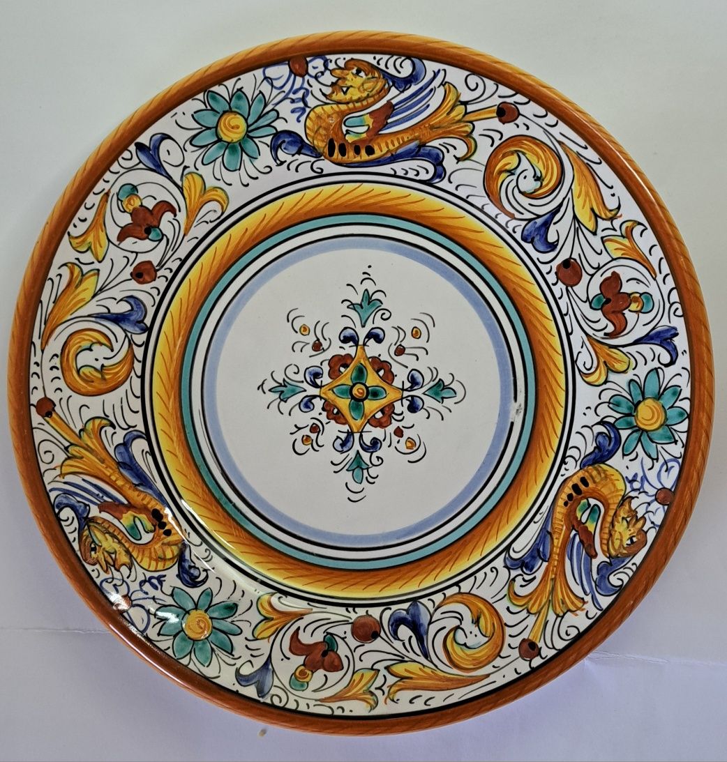 DERUTA Italia- 2 farfurii decorative majolica pictate manual semnate