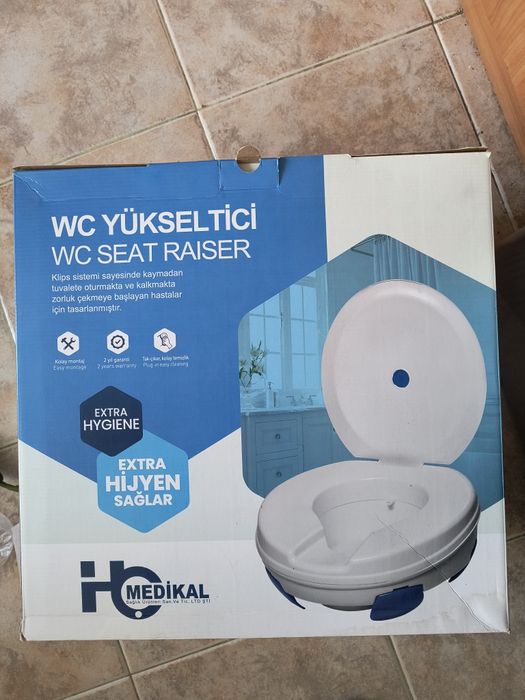 Медицинско изделие за WC подходящо при сменена тазобедрена страва