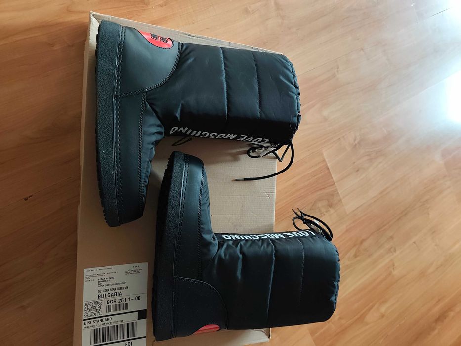 Дамски ботуши апрески Moschino