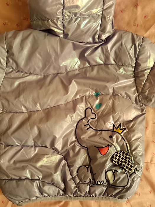 Продаю куртку. 4-6 лет