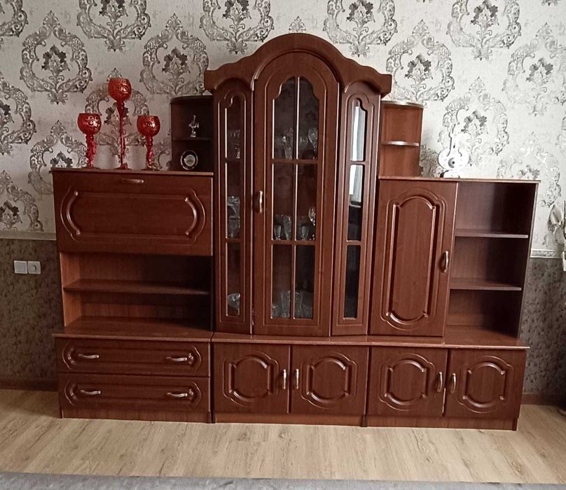 Горка для гостиной б/у