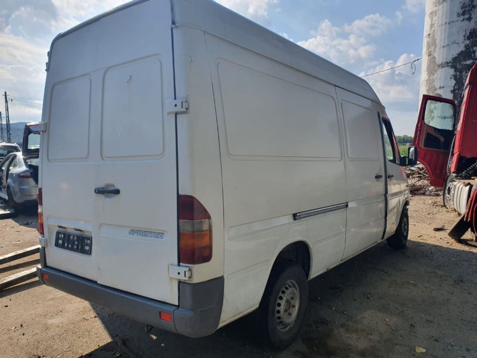 Dezmembrez Mercedes Sprinter 212D W902 1998 motor 2.9 cdi 90kw 122cp cod motor om602