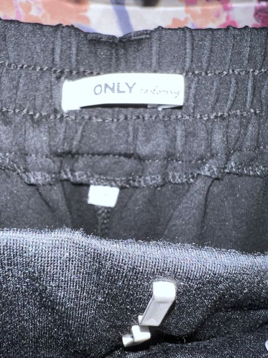 Черен панталон Only