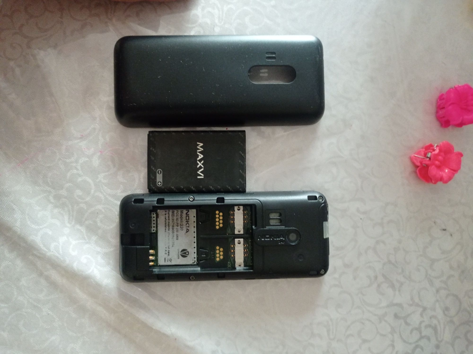 Продам Nokia 220