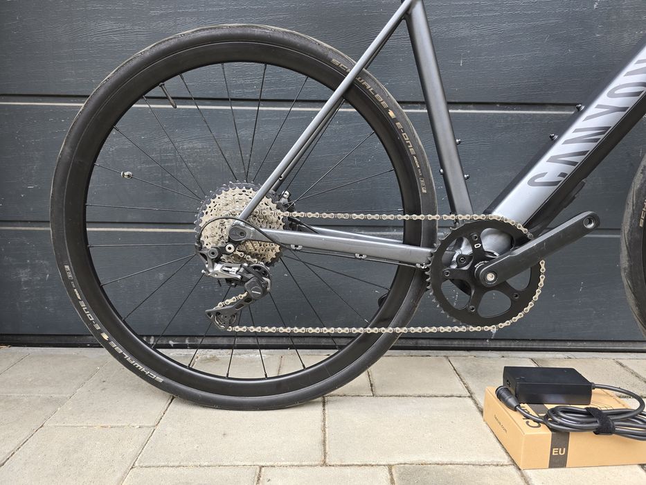 Bicicleta gravel electrică canyon mărimea L impecabilă