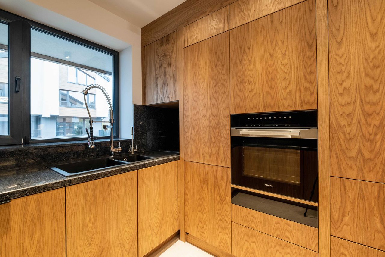 Продава се Къща в София, Център - 460 кв.м за 2714 €/кв.м - Снимка #6
