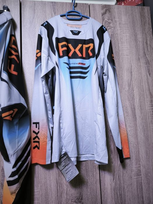 Мотокрос екип FXR