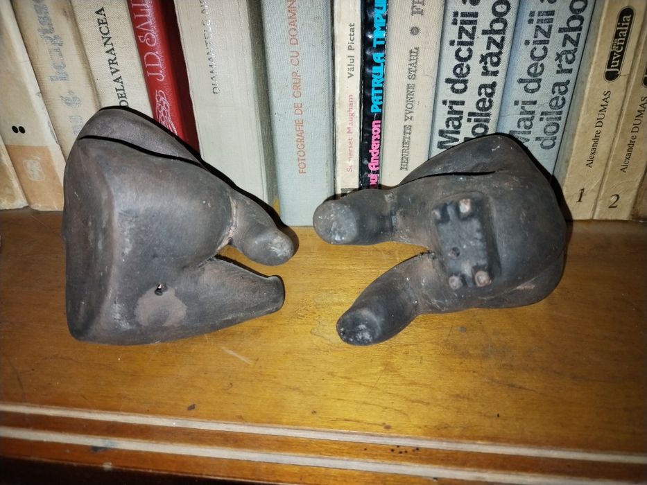 Complexul Gânditorul statuete de lut