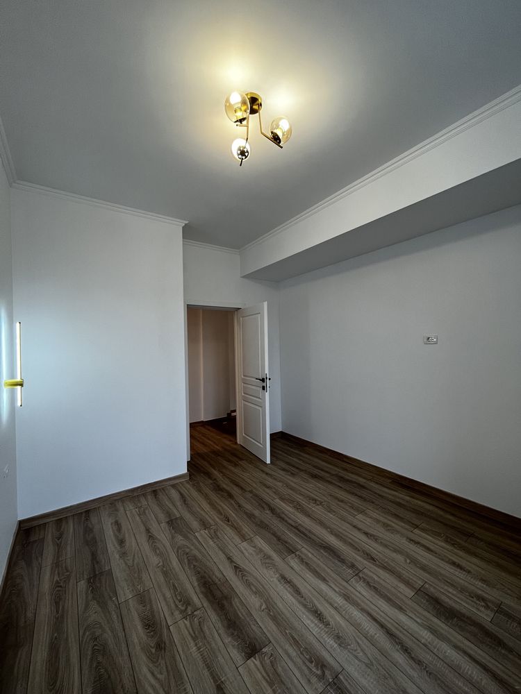 Apartament 3 camere,97 mp utili + boxa.CENTRAL!