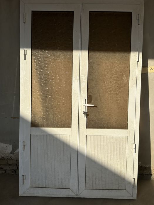 Akfa eshik oq rangli