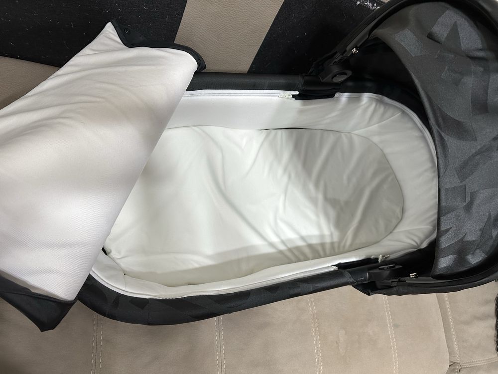 Кош за новородено Melio street cybex