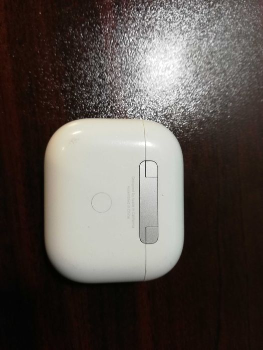 Apple Airpods 3 А2566 зарядна кутия