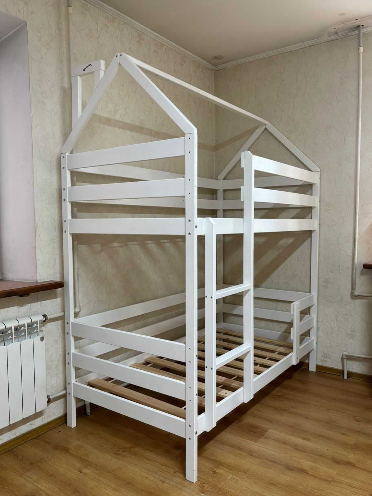 Детские кровати из массива и ЛДСП, компьютерные столы, детские матрасы