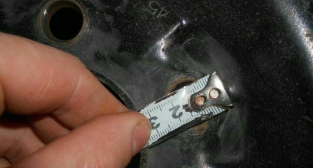 Продам R-14 диски 5-ти болтовые стояли на Мазде.
