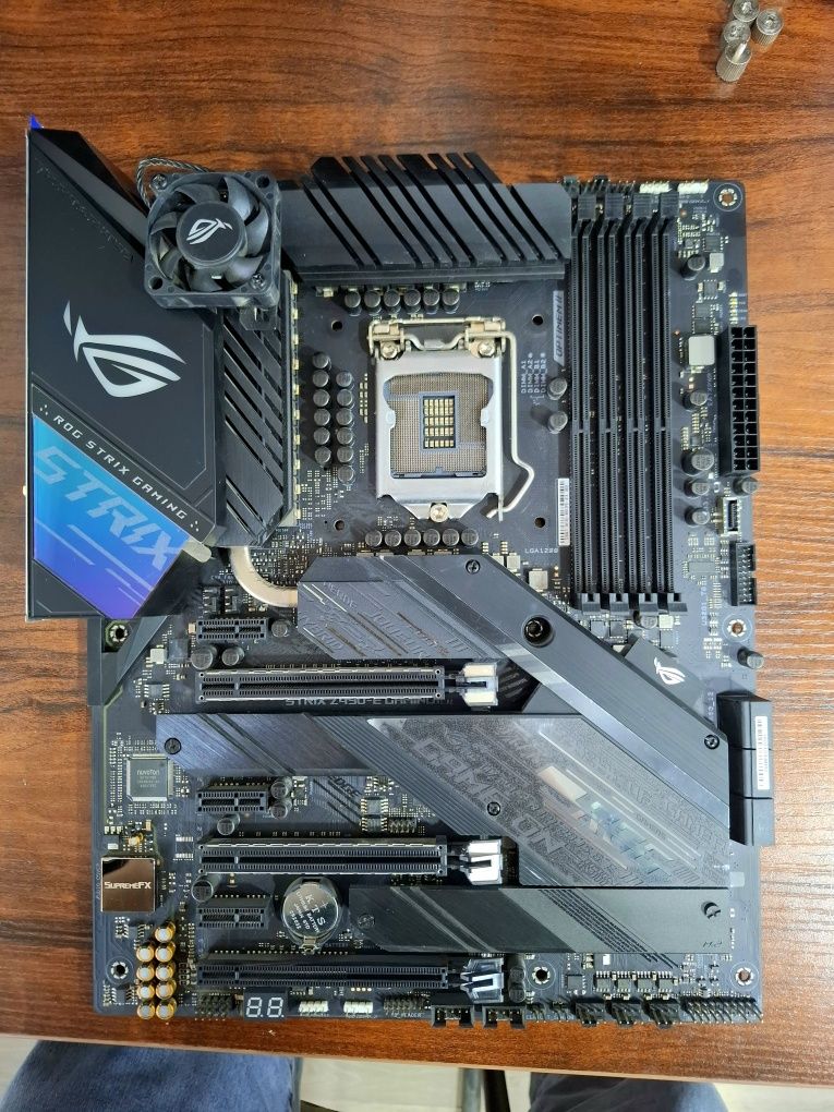 Asus ROG Strix Z490 E Gaming